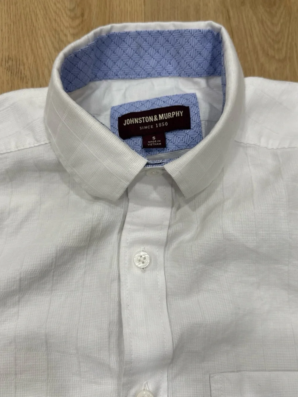 Johnston & Murphy Men’s Button-Down Shirt